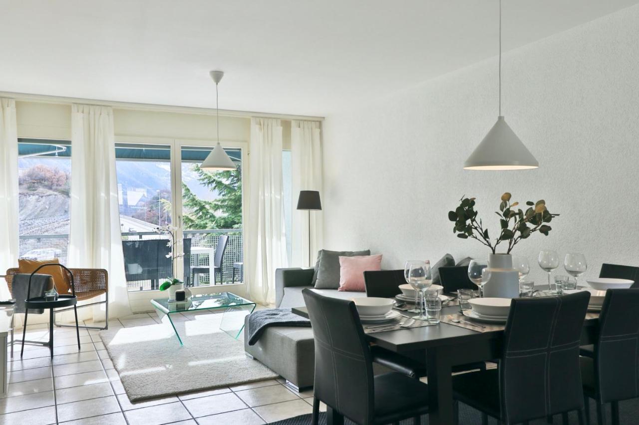 Large Modern Apartment In A Residential Area In Sierre Kültér fotó