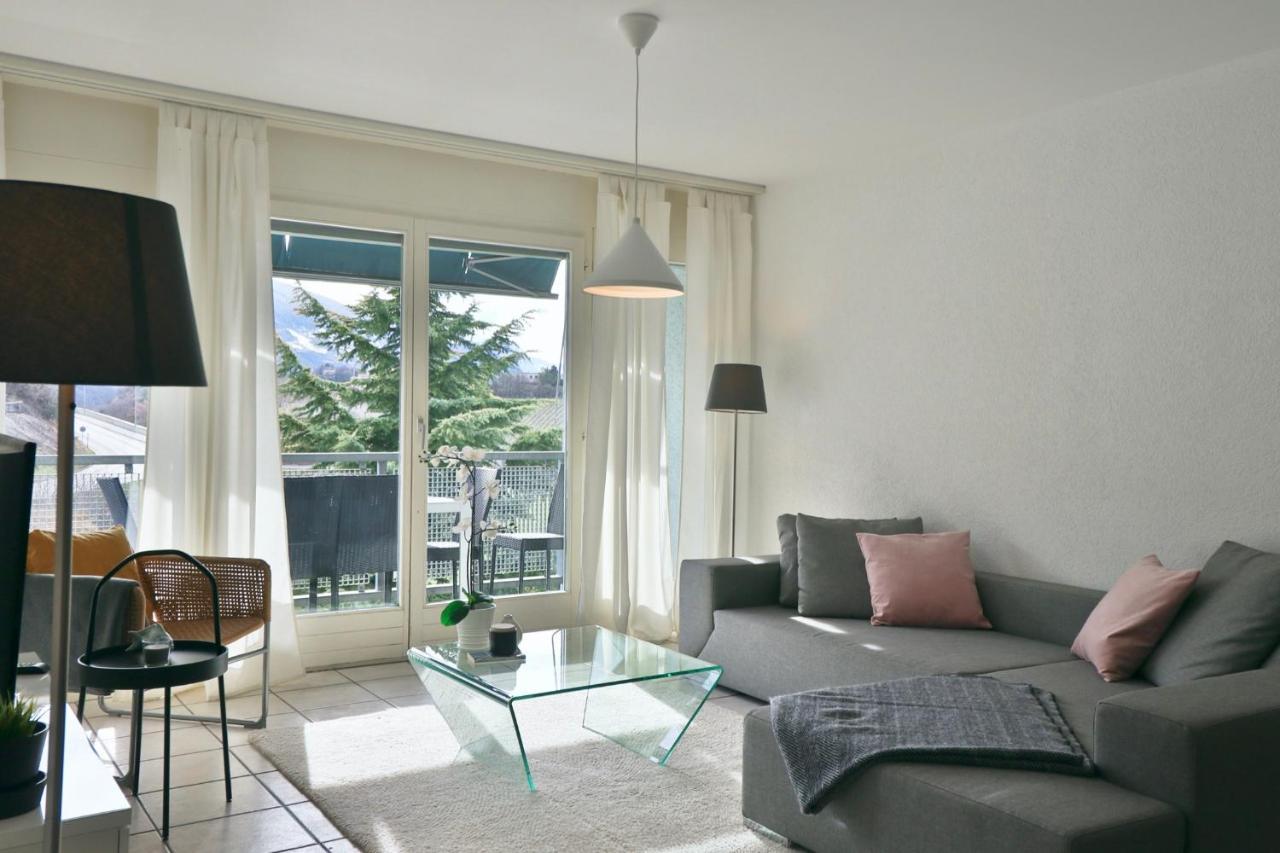 Large Modern Apartment In A Residential Area In Sierre Kültér fotó